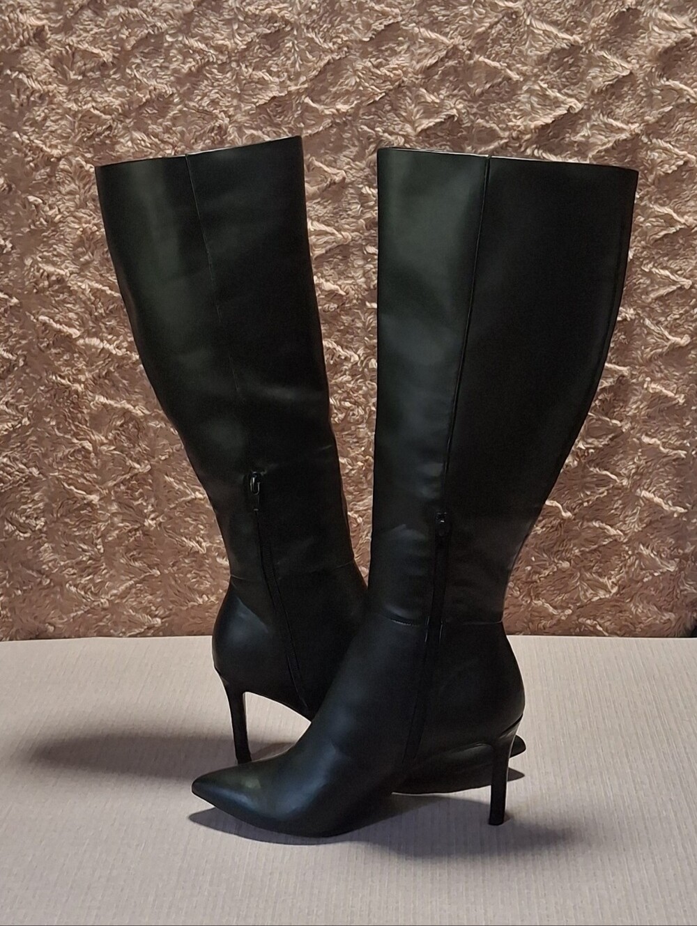 Women's Black Knee-High Pointed-Toe Stiletto Boots